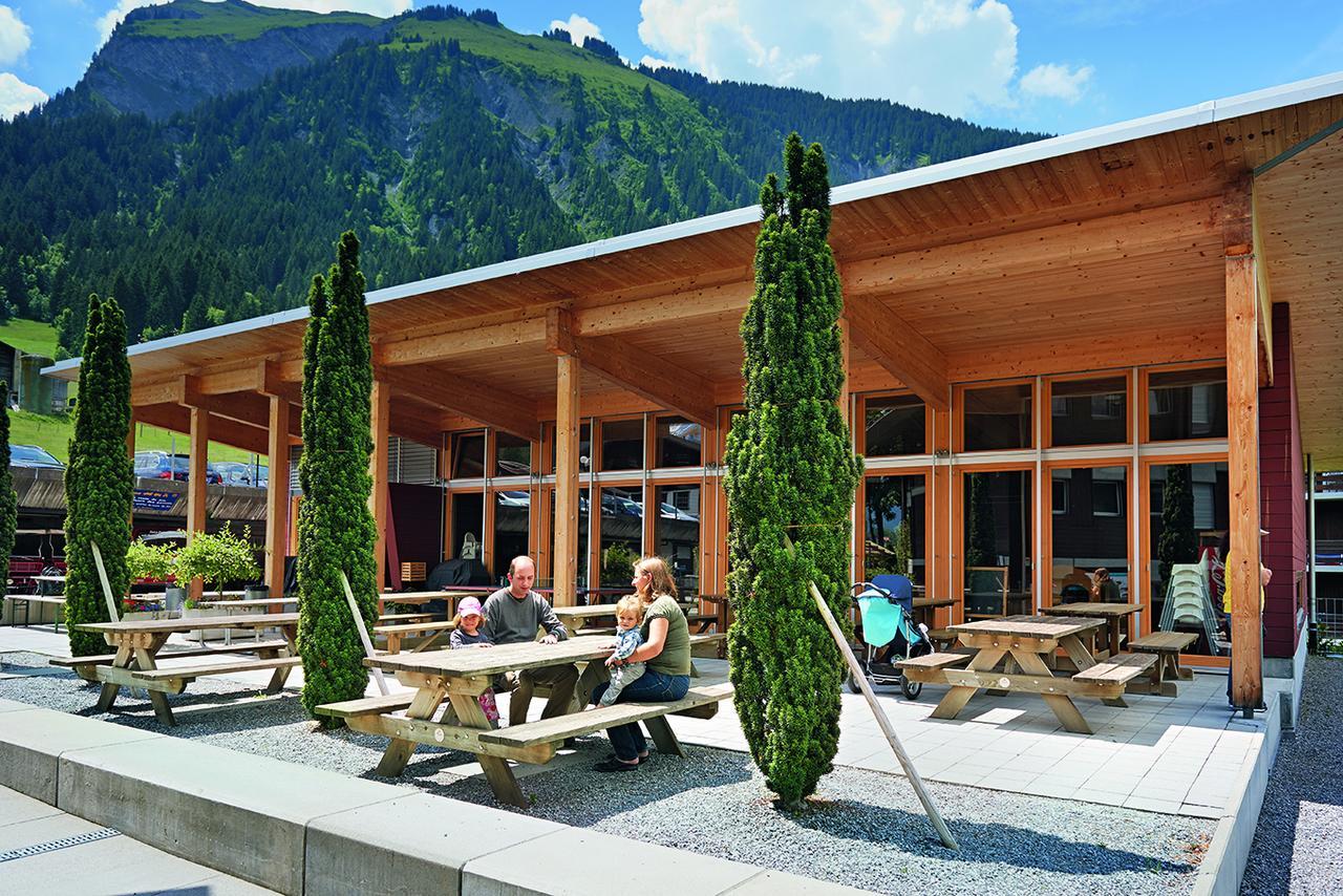 Reka-Feriendorf Lenk Hotel Exterior photo